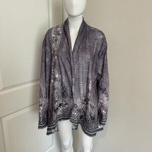 NWT Women's / Ladies Gray & White Tie Dye/Floral Top/Blouse Size XXL